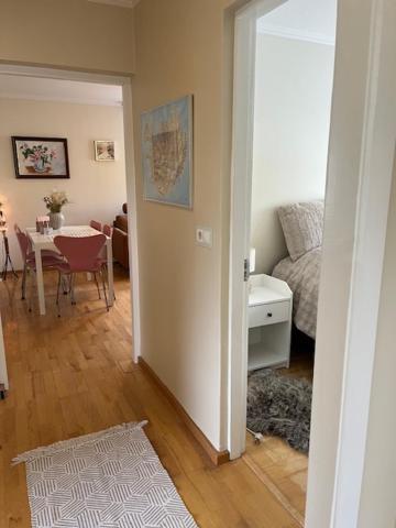 Charming 3 Bedroom Apartment Акурейрі Екстер'єр фото