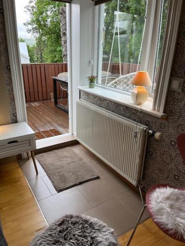 Charming 3 Bedroom Apartment Акурейрі Екстер'єр фото