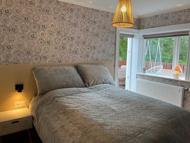 Charming 3 Bedroom Apartment Акурейрі Екстер'єр фото